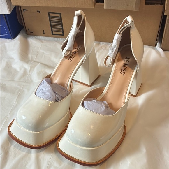 Cream Heels with Elegant Design and Versatile Style - Picture 1 of 9